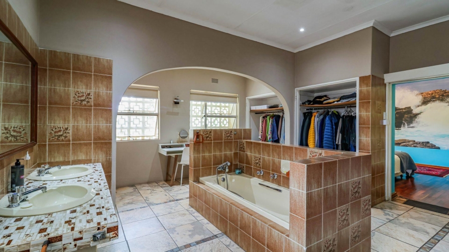 4 Bedroom Property for Sale in Florida Park Gauteng