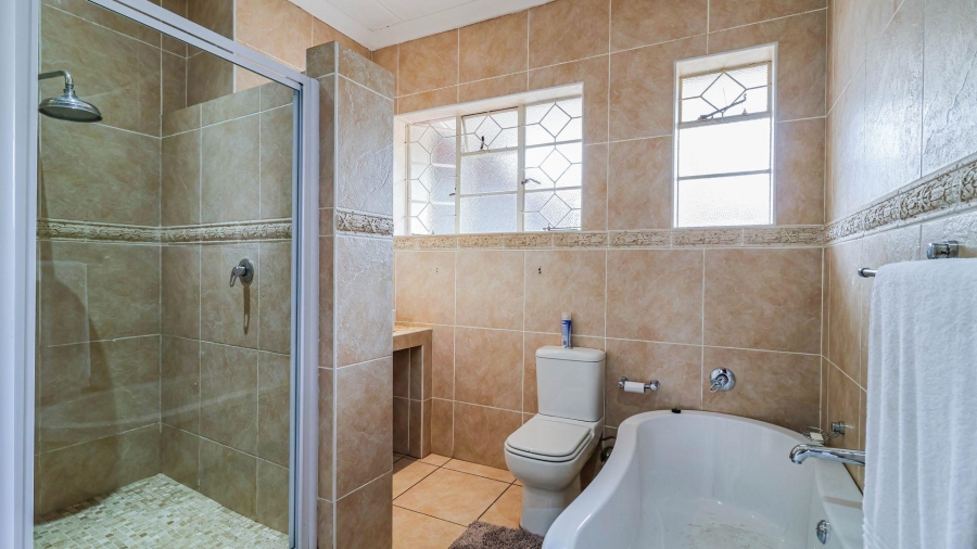 4 Bedroom Property for Sale in Florida Park Gauteng