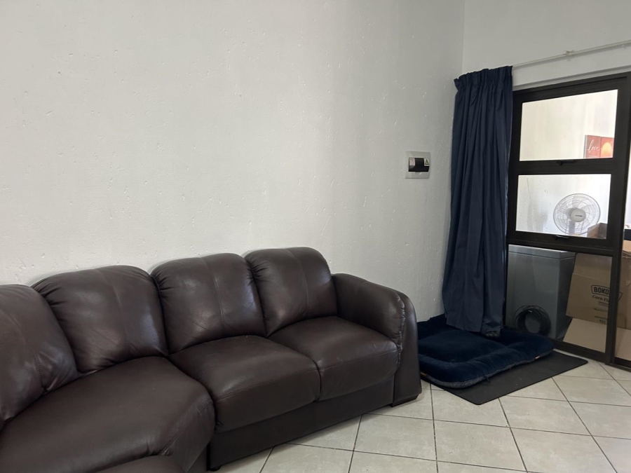 2 Bedroom Property for Sale in Goedeburg Gauteng
