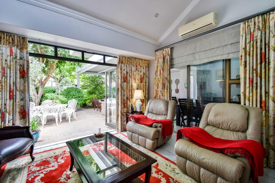 4 Bedroom Property for Sale in Faerie Glen Gauteng