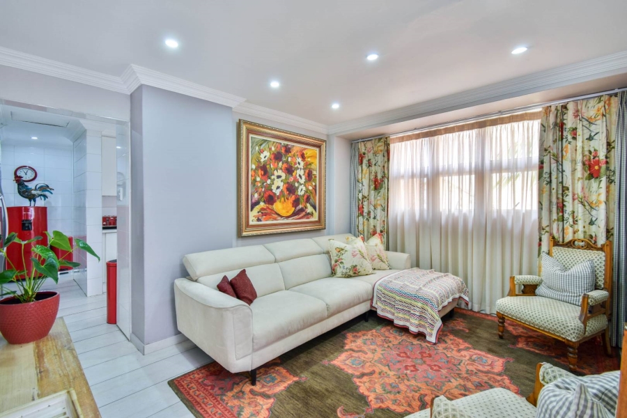 4 Bedroom Property for Sale in Faerie Glen Gauteng