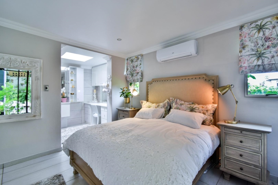 4 Bedroom Property for Sale in Faerie Glen Gauteng