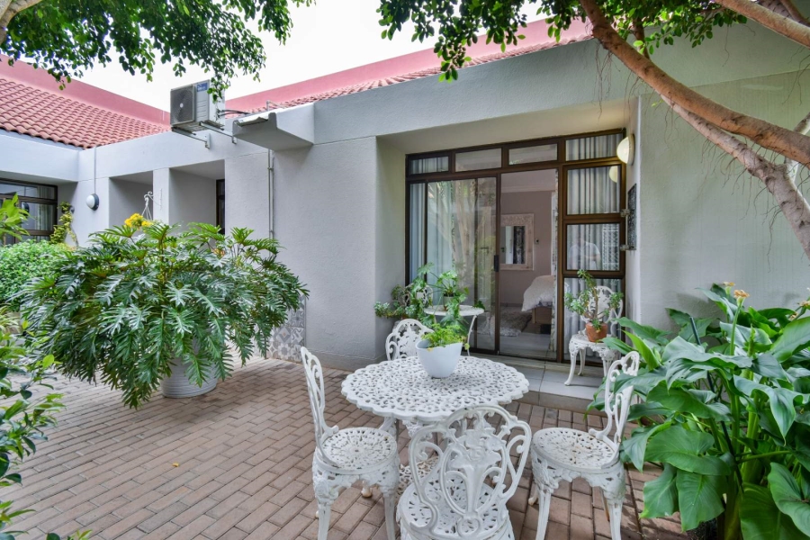 4 Bedroom Property for Sale in Faerie Glen Gauteng
