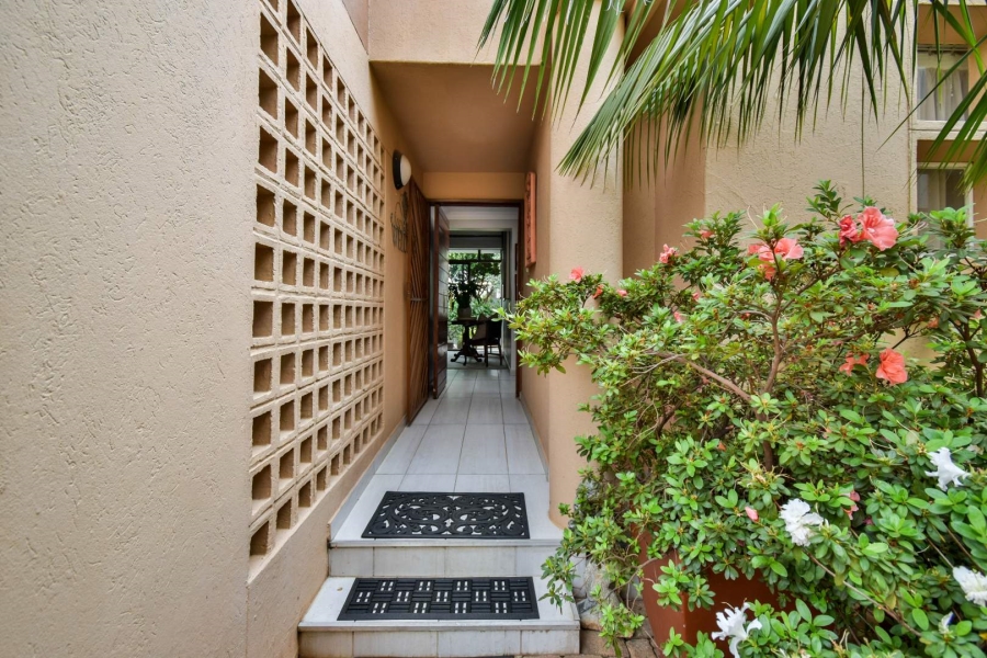 4 Bedroom Property for Sale in Faerie Glen Gauteng