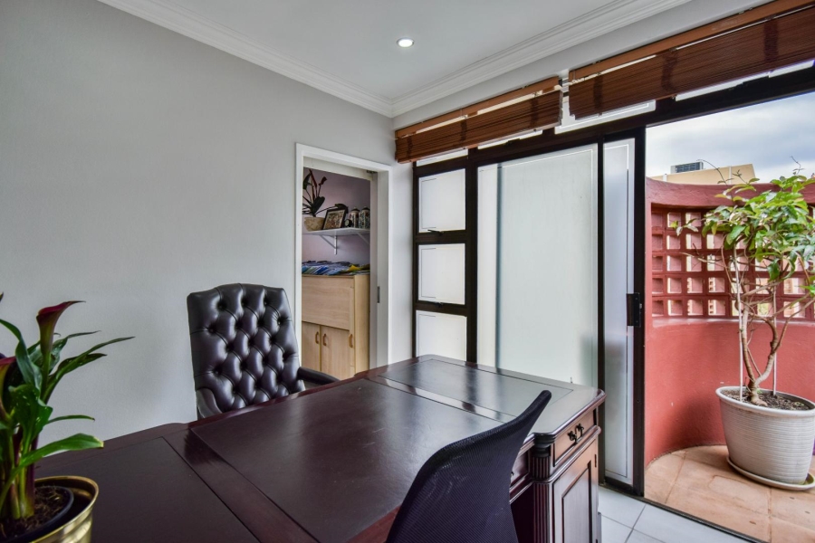 4 Bedroom Property for Sale in Faerie Glen Gauteng
