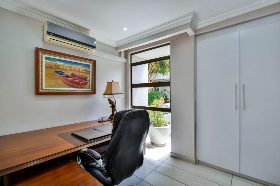 4 Bedroom Property for Sale in Faerie Glen Gauteng