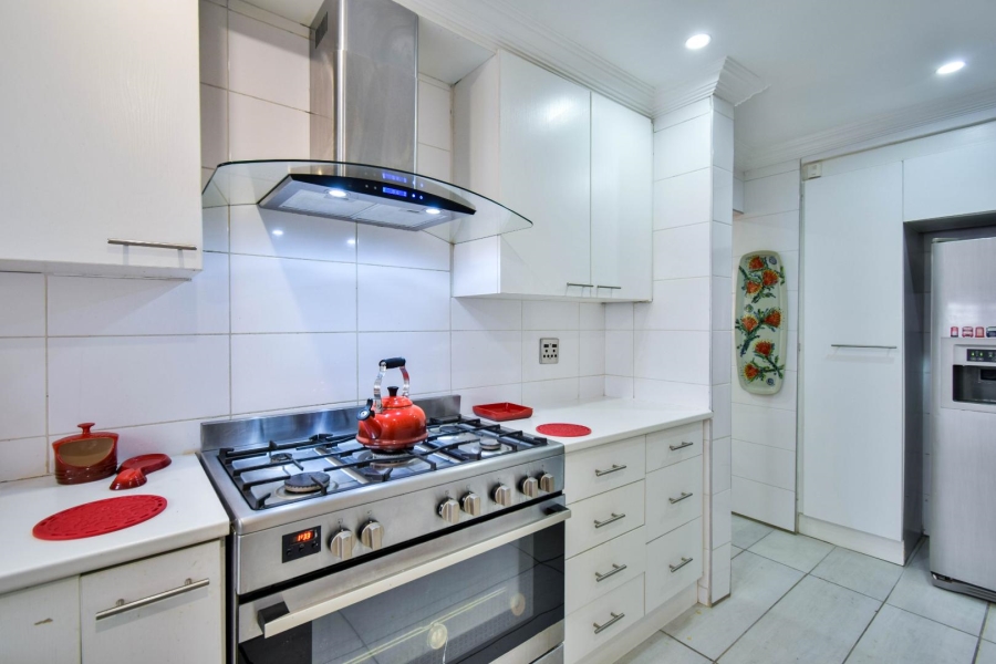 4 Bedroom Property for Sale in Faerie Glen Gauteng