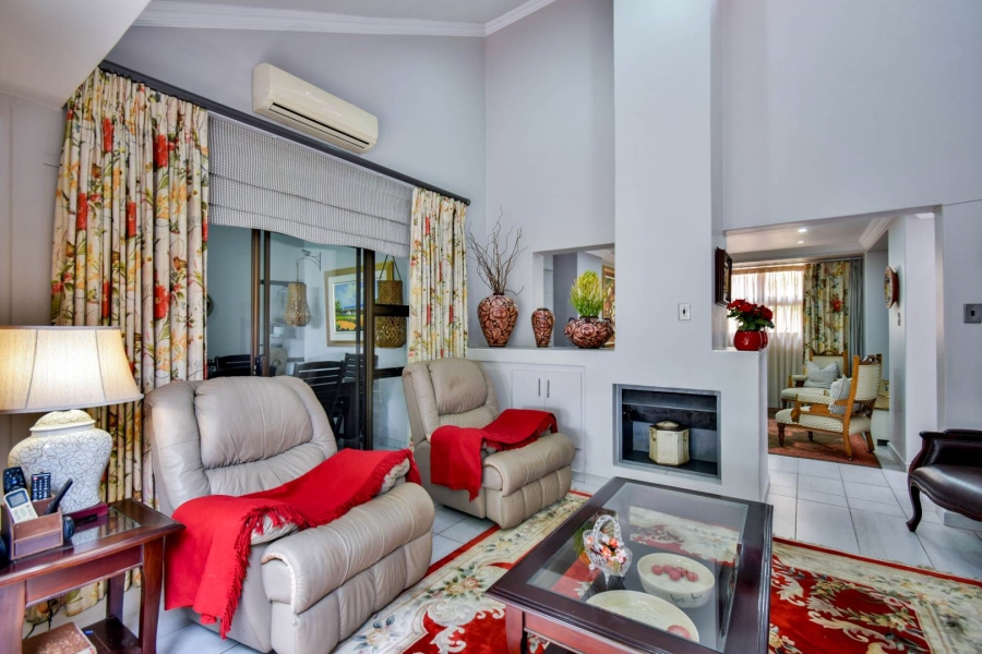 4 Bedroom Property for Sale in Faerie Glen Gauteng