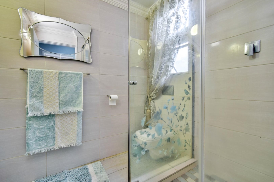 4 Bedroom Property for Sale in Faerie Glen Gauteng