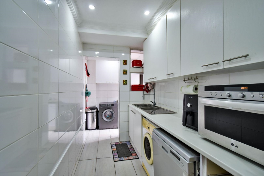 4 Bedroom Property for Sale in Faerie Glen Gauteng