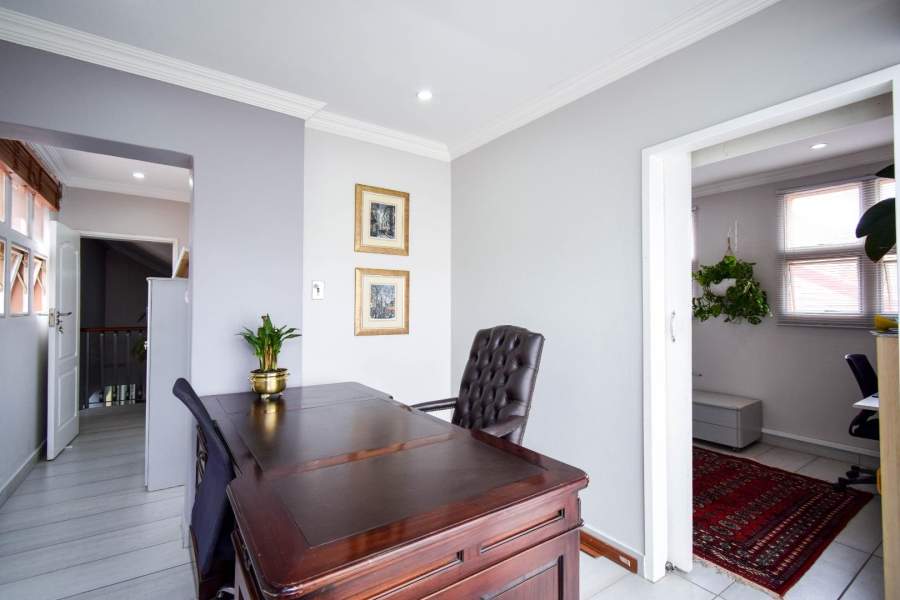 4 Bedroom Property for Sale in Faerie Glen Gauteng