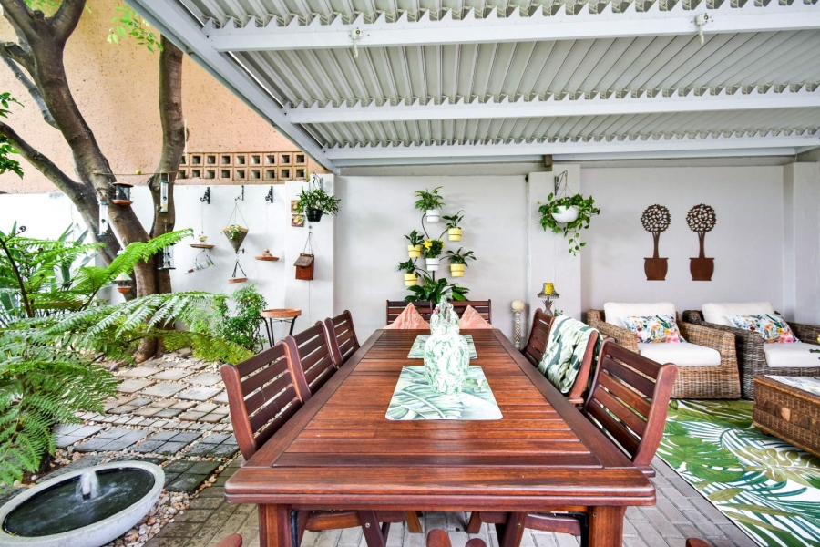 4 Bedroom Property for Sale in Faerie Glen Gauteng