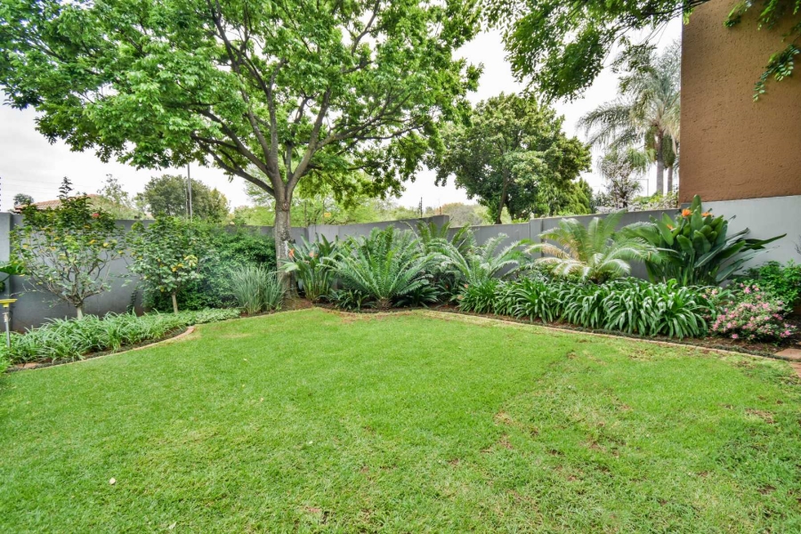 4 Bedroom Property for Sale in Faerie Glen Gauteng