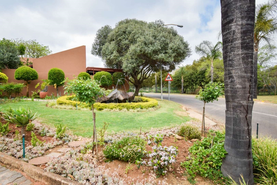 4 Bedroom Property for Sale in Faerie Glen Gauteng