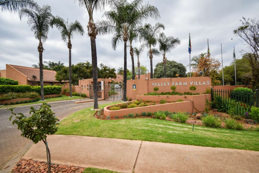 4 Bedroom Property for Sale in Faerie Glen Gauteng