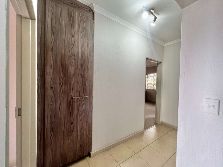 To Let 2 Bedroom Property for Rent in Beverley A H Gauteng