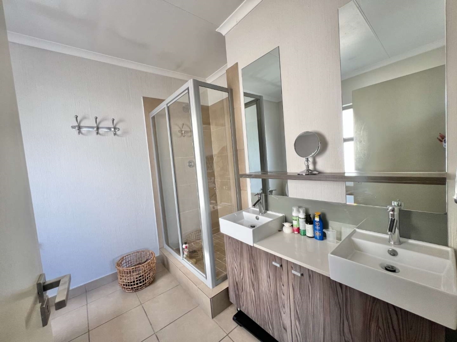 To Let 2 Bedroom Property for Rent in Beverley A H Gauteng
