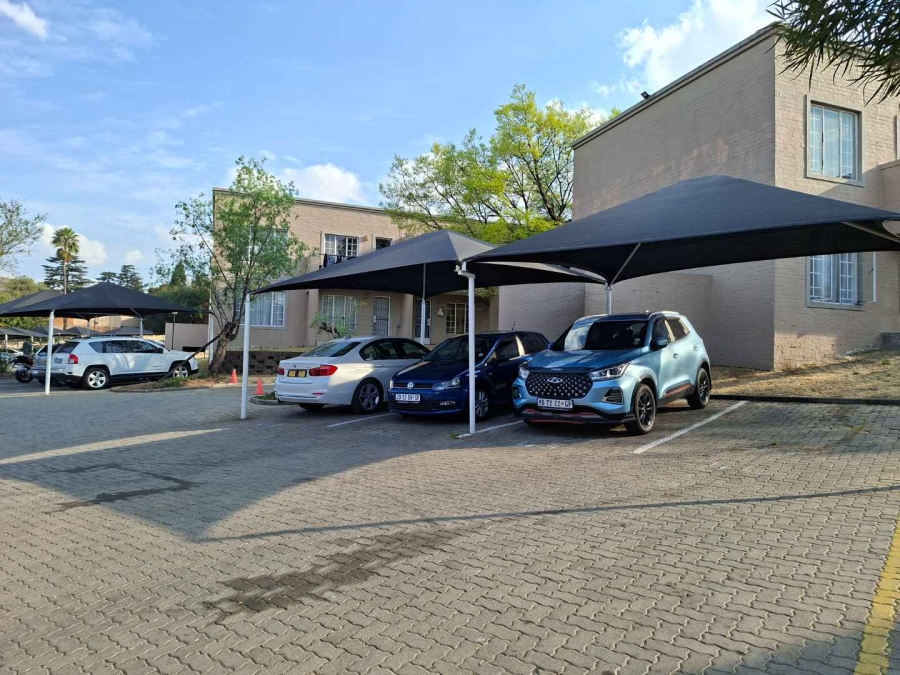 To Let 2 Bedroom Property for Rent in Buccleuch Gauteng