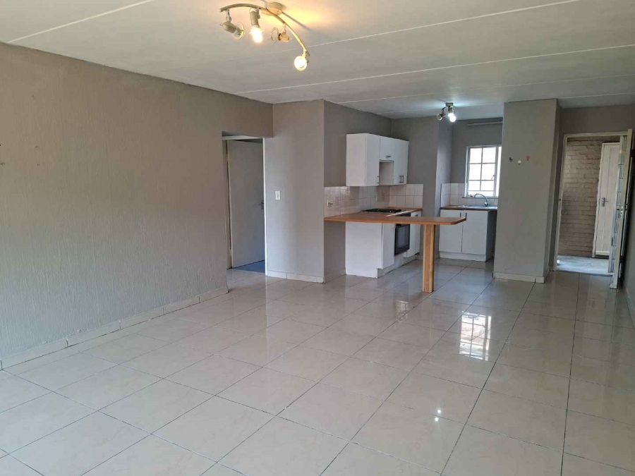To Let 2 Bedroom Property for Rent in Buccleuch Gauteng