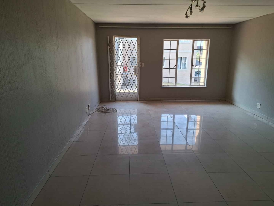 To Let 2 Bedroom Property for Rent in Buccleuch Gauteng