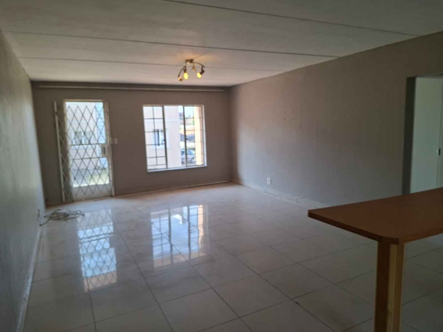 To Let 2 Bedroom Property for Rent in Buccleuch Gauteng