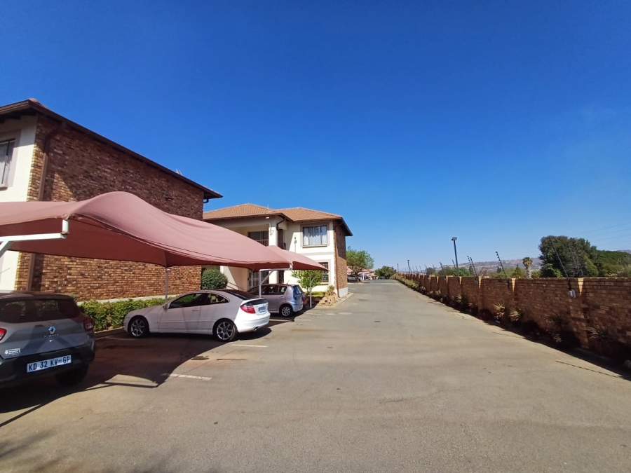 To Let 2 Bedroom Property for Rent in Wilgeheuwel Gauteng