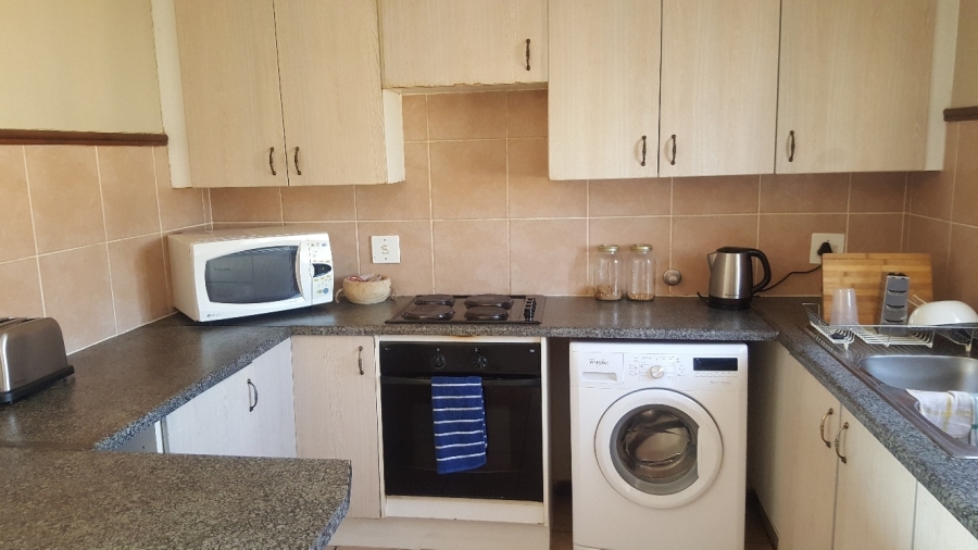 To Let 2 Bedroom Property for Rent in Die Hoewes Gauteng
