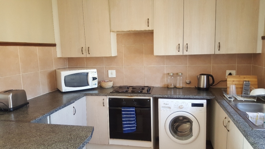 To Let 2 Bedroom Property for Rent in Die Hoewes Gauteng