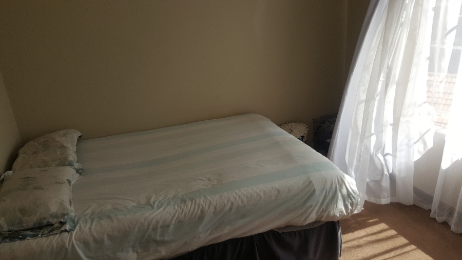 To Let 2 Bedroom Property for Rent in Die Hoewes Gauteng
