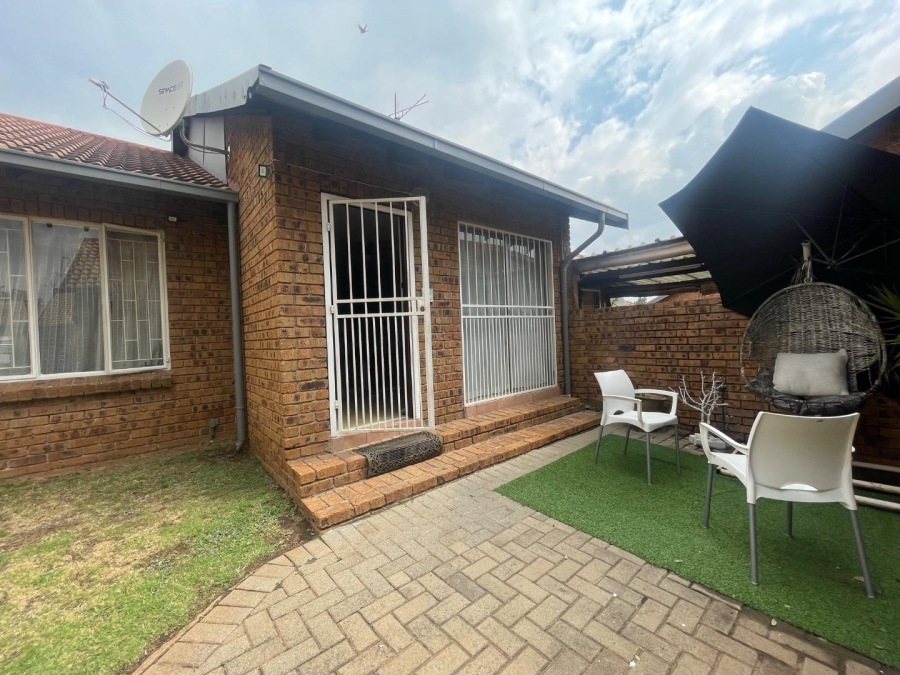 To Let 3 Bedroom Property for Rent in Norkem Park Gauteng