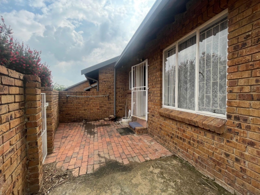 To Let 3 Bedroom Property for Rent in Norkem Park Gauteng