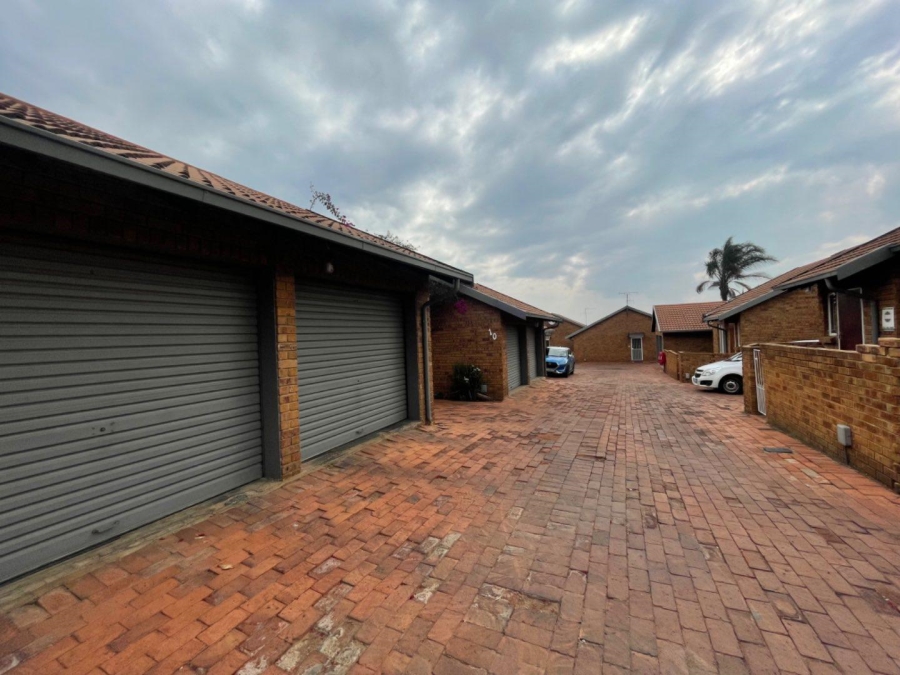 To Let 3 Bedroom Property for Rent in Norkem Park Gauteng