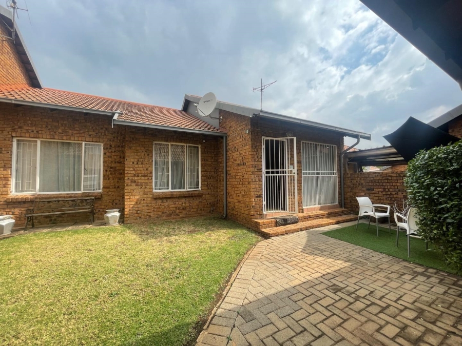 To Let 3 Bedroom Property for Rent in Norkem Park Gauteng