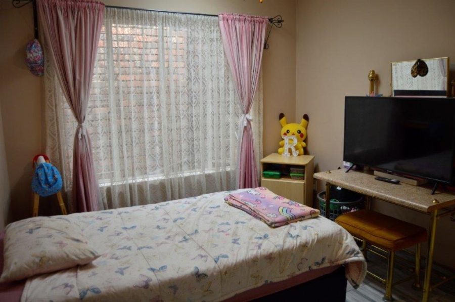 3 Bedroom Property for Sale in Birchleigh Gauteng