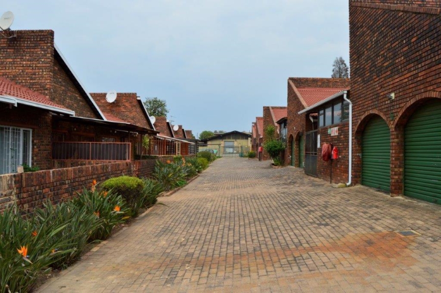 3 Bedroom Property for Sale in Birchleigh Gauteng