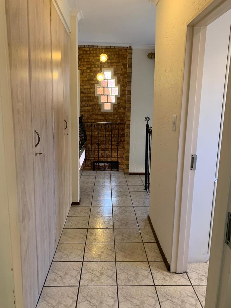 4 Bedroom Property for Sale in Van Riebeeck Park Gauteng