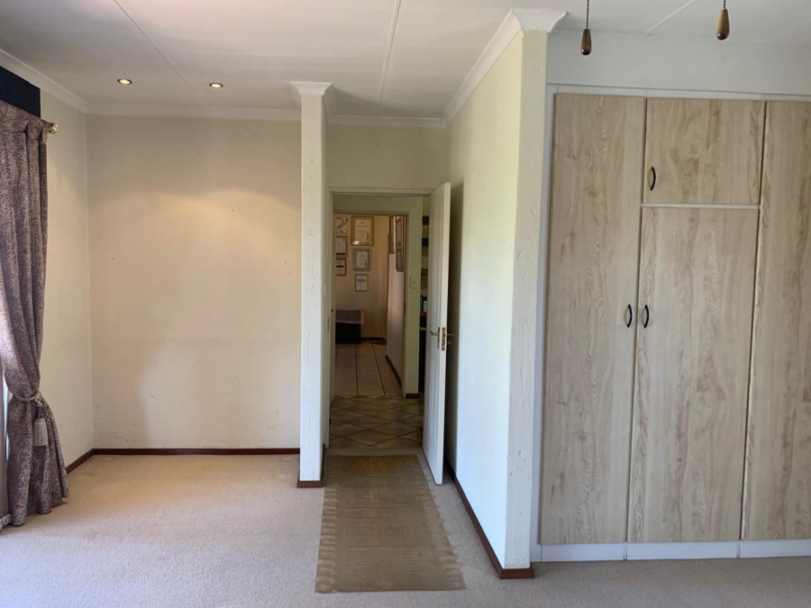 4 Bedroom Property for Sale in Van Riebeeck Park Gauteng