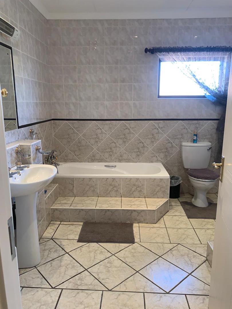 4 Bedroom Property for Sale in Van Riebeeck Park Gauteng