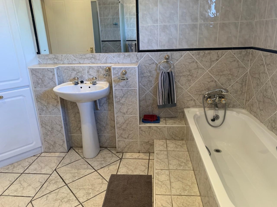 4 Bedroom Property for Sale in Van Riebeeck Park Gauteng