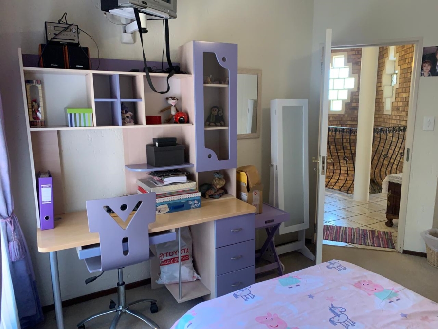 4 Bedroom Property for Sale in Van Riebeeck Park Gauteng