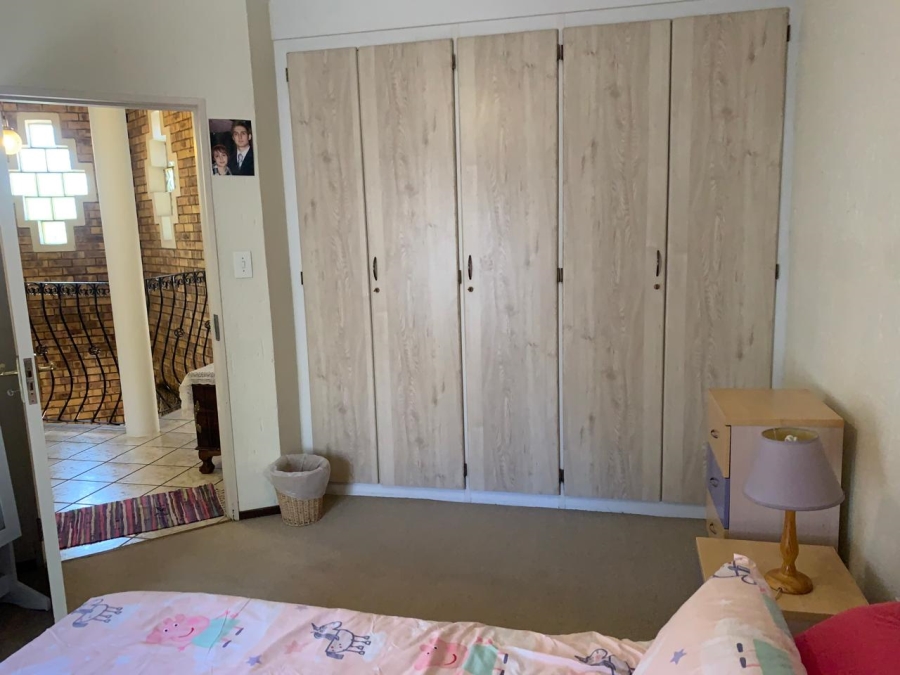 4 Bedroom Property for Sale in Van Riebeeck Park Gauteng