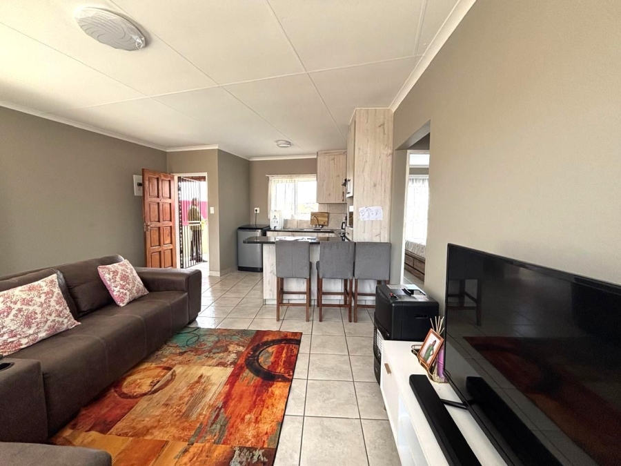 2 Bedroom Property for Sale in Mondeor Gauteng