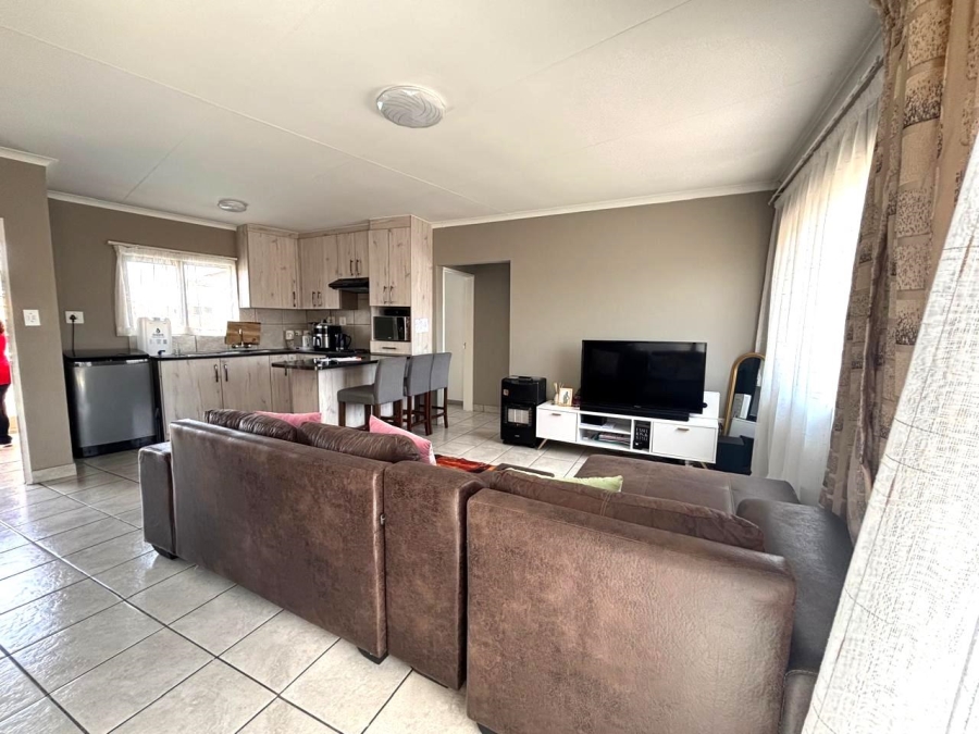 2 Bedroom Property for Sale in Mondeor Gauteng