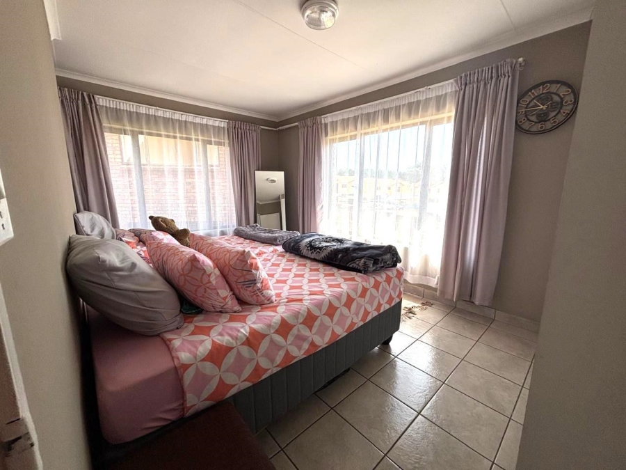 2 Bedroom Property for Sale in Mondeor Gauteng