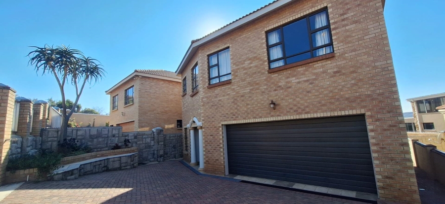 5 Bedroom Property for Sale in South Crest Gauteng