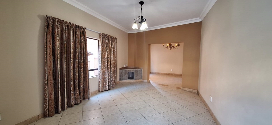 5 Bedroom Property for Sale in South Crest Gauteng