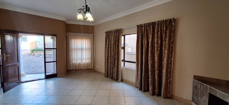 5 Bedroom Property for Sale in South Crest Gauteng