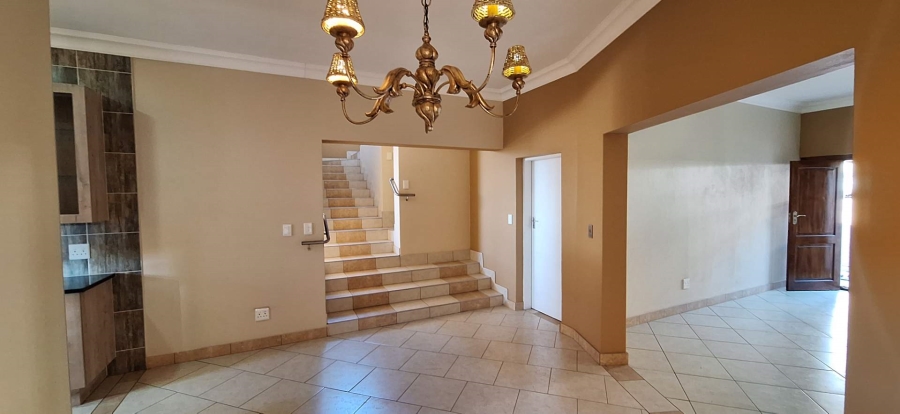 5 Bedroom Property for Sale in South Crest Gauteng