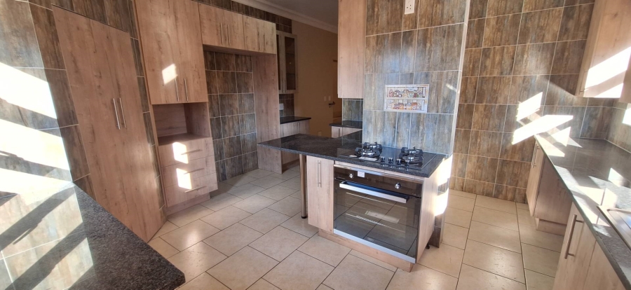 5 Bedroom Property for Sale in South Crest Gauteng