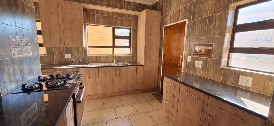 5 Bedroom Property for Sale in South Crest Gauteng